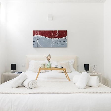 Amazing, New & Fully Furnished Studio In Duomo Milánó Kültér fotó