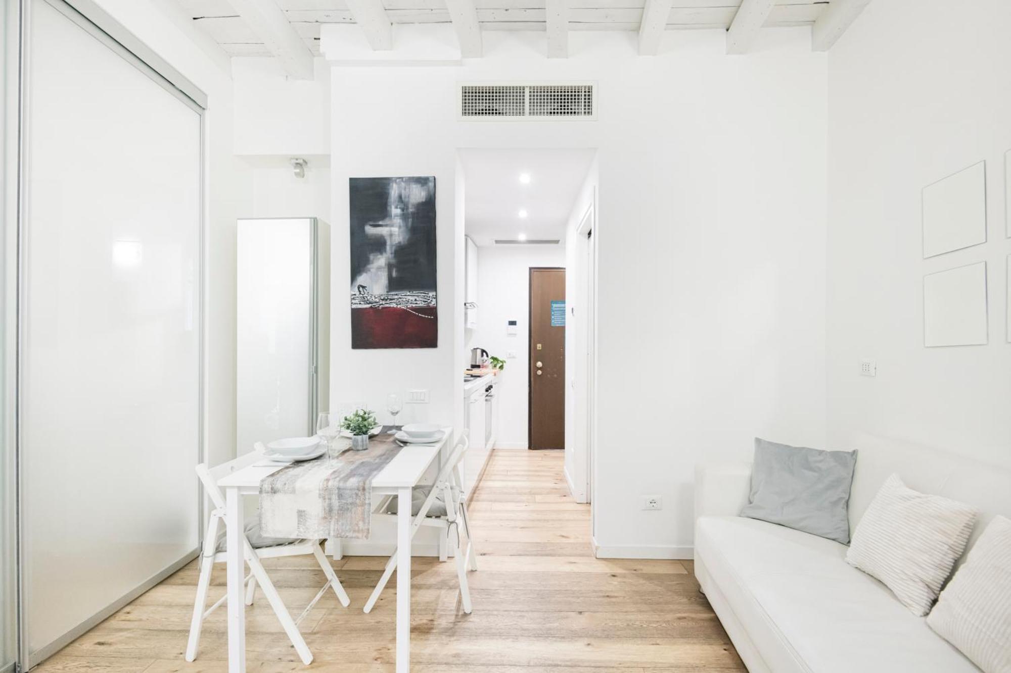 Amazing, New & Fully Furnished Studio In Duomo Milánó Kültér fotó