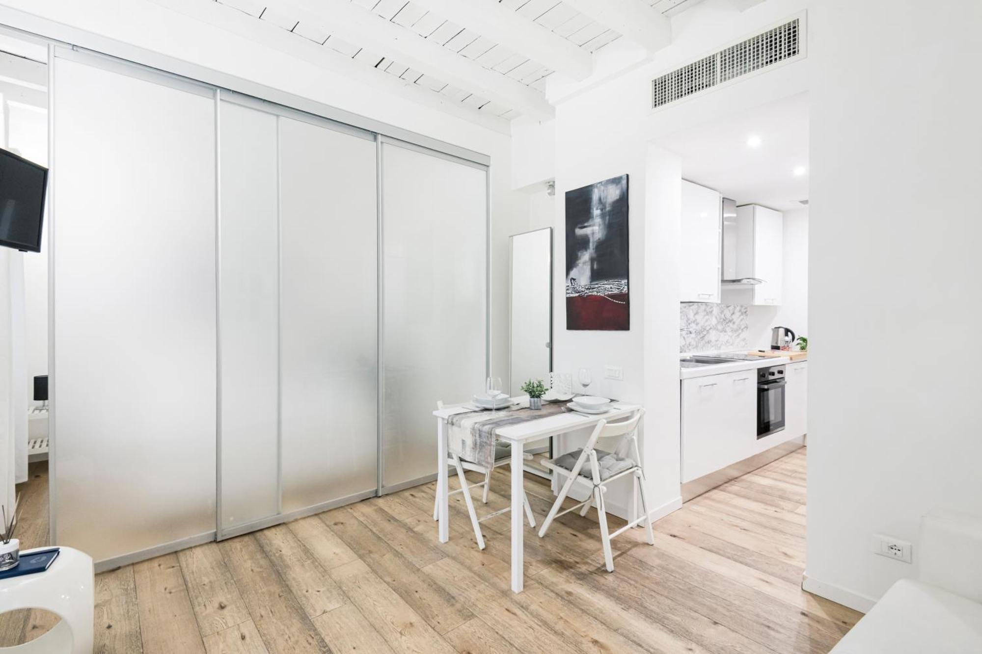 Amazing, New & Fully Furnished Studio In Duomo Milánó Kültér fotó