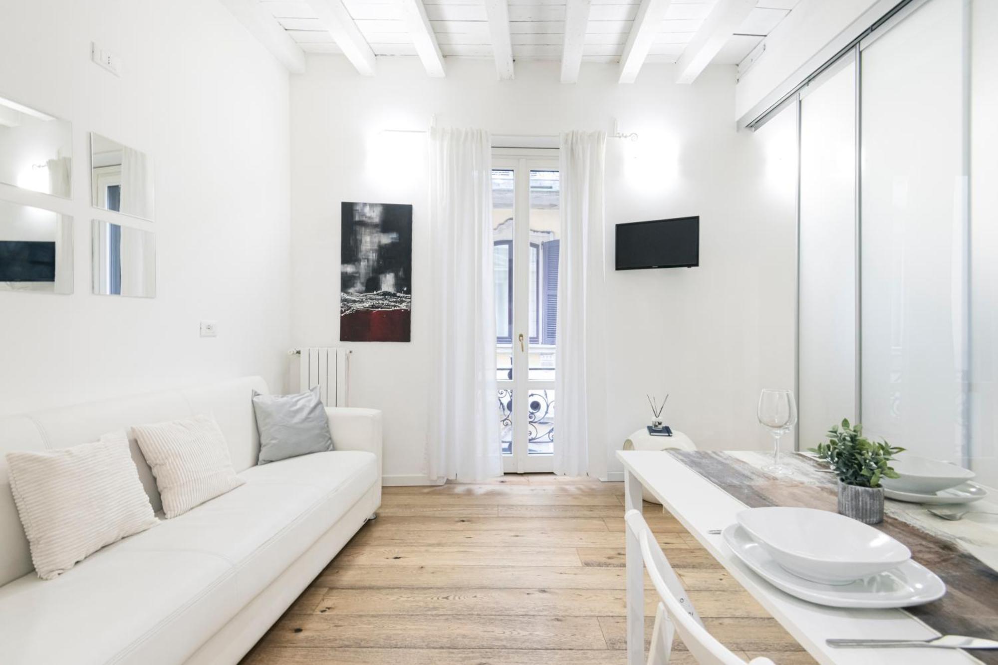 Amazing, New & Fully Furnished Studio In Duomo Milánó Kültér fotó